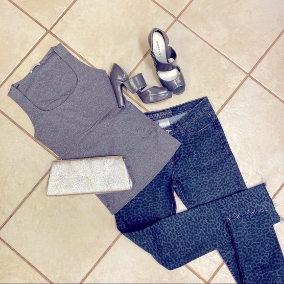 Parasuco dark leopard print jeans, size 27 - Picture 6 of 6